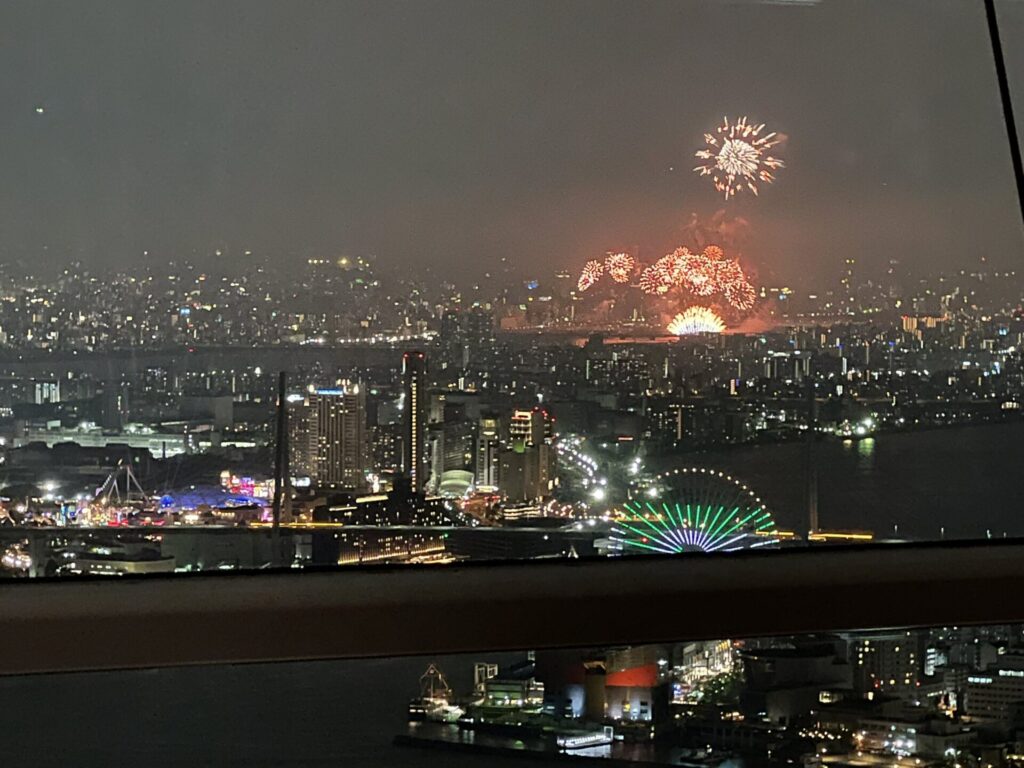 さきしまコスモタワー展望台から見る花火大会