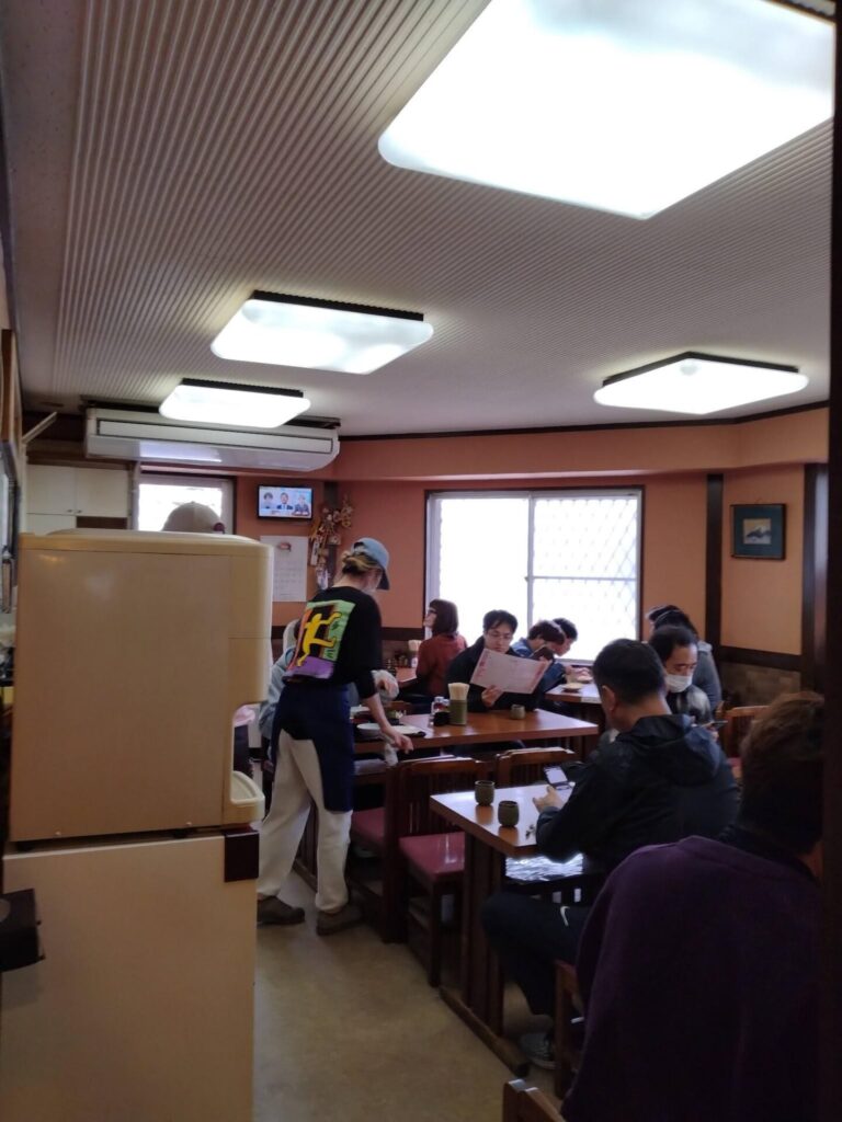 一富士食堂の内観