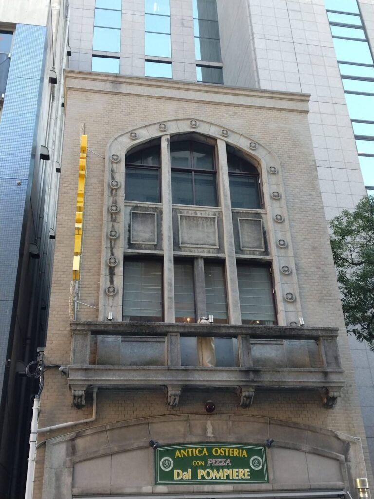 今橋ビルヂングの2～3階
